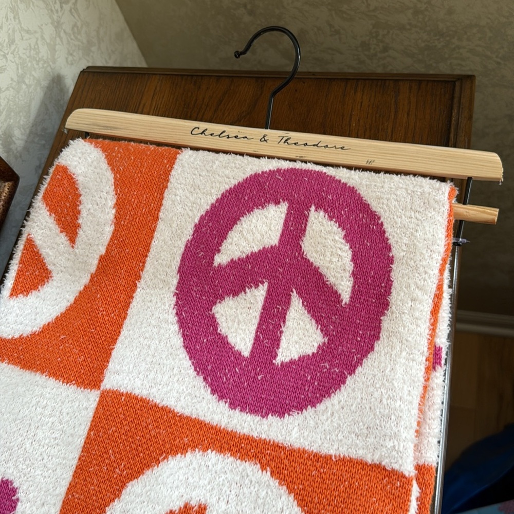 Chelsea & Theodore Peace Symbol & Flower Decrative Throw. Orange Pink & White. - Picture 4 of 13